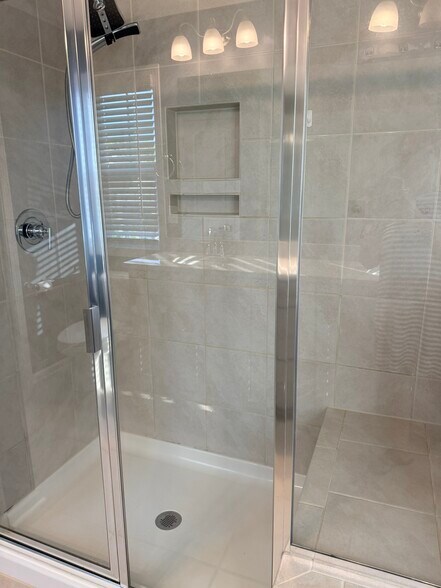 Building Photo - 726 Little Bluestem Dr