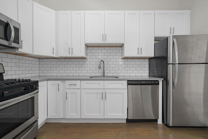 Building Photo - 1946 S Racine Ave