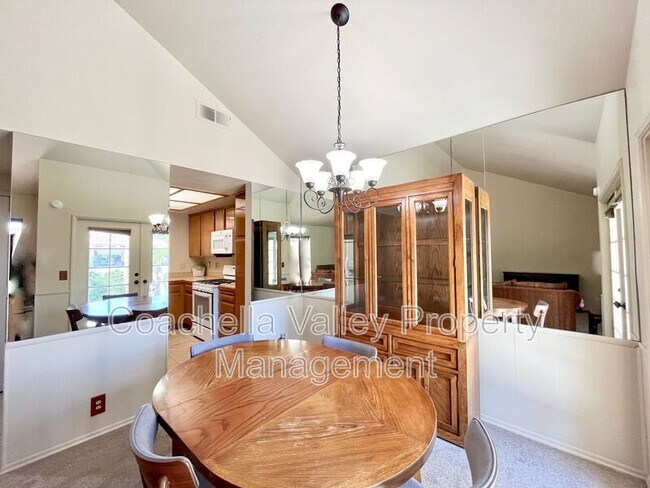 Building Photo - 112 Avellino Cir