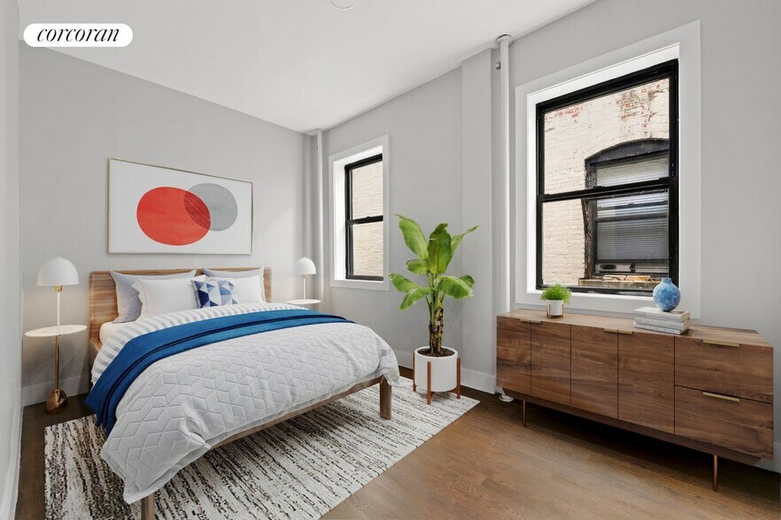 Building Photo - 72 W 69th St