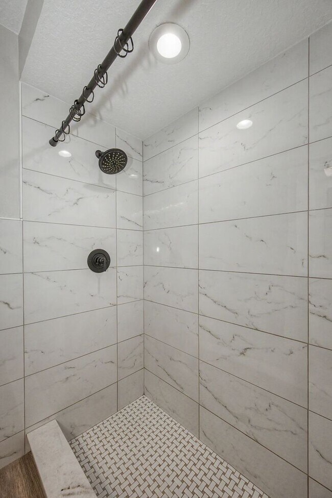 Building Photo - 4449 Foxboro Dr