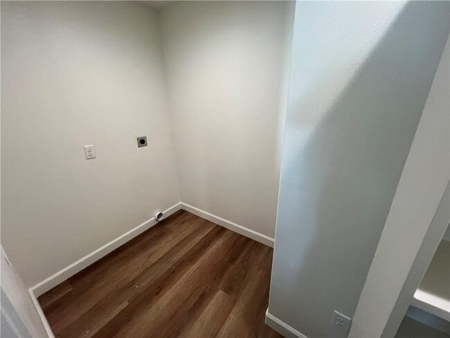 Building Photo - 308 S Collins Ave