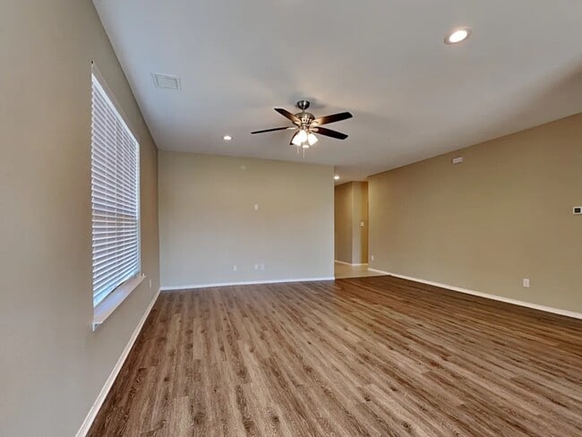 Building Photo - 2103 Slow Stream Dr