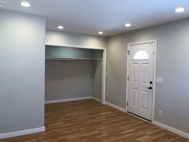 Building Photo - 1609 W 253rd St