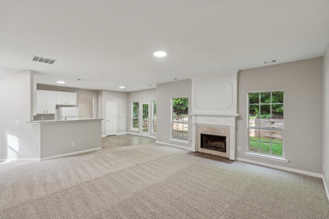 Building Photo - 2453 Lakebrooke Dr