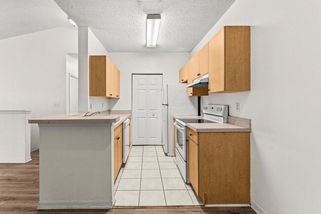 Building Photo - 10336 Fox Trail Rd S