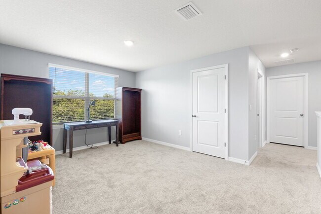 Building Photo - Like New Home For Rent in Creek Preserve