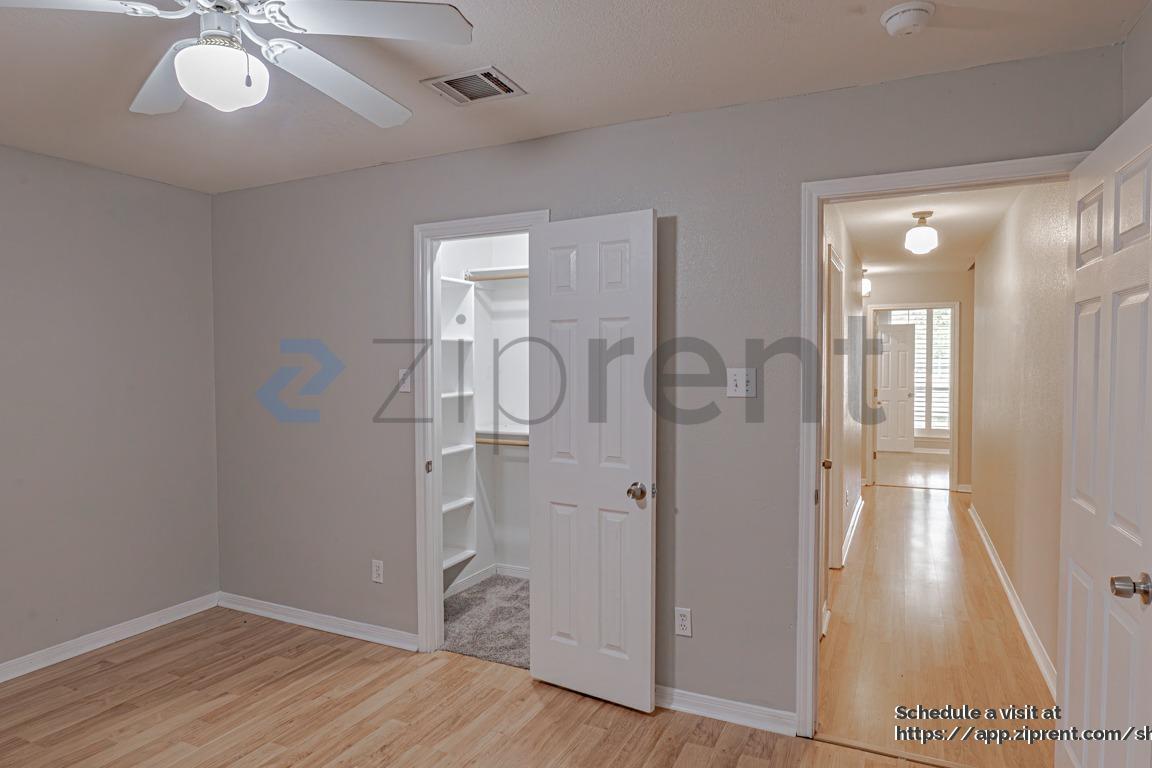 Building Photo - 609 S Ruidoso Downs Dr