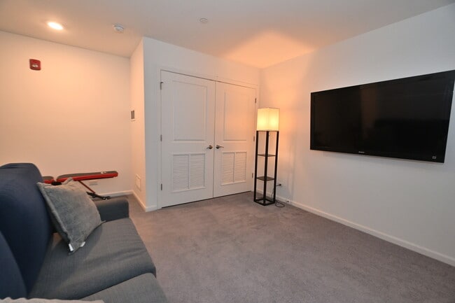 Building Photo - 8602 Ferris Ave