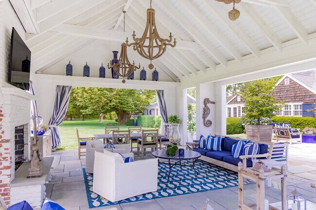 Building Photo - 265 Mecox Road