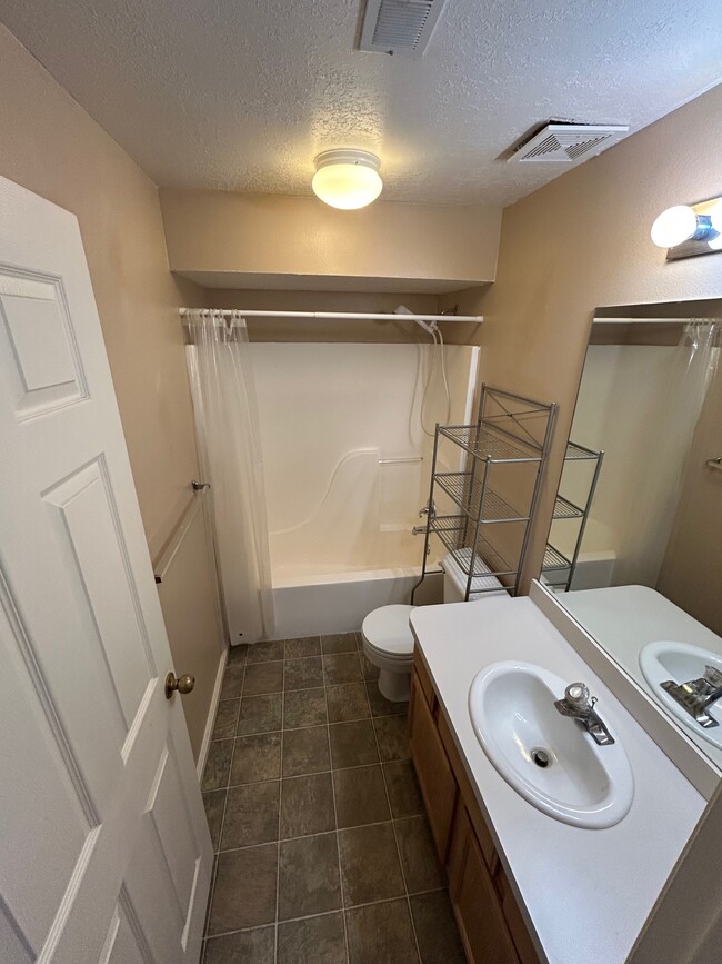 Building Photo - 8088 N Ridge Loop W