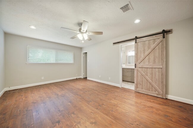 Building Photo - 12866 Westmere Dr