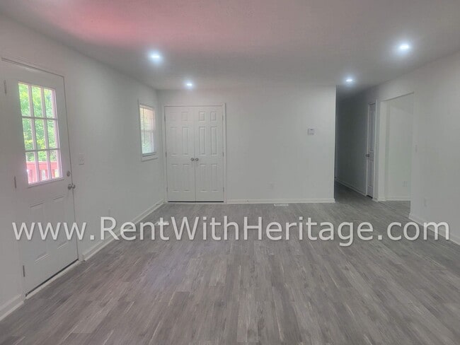 Building Photo - WOW!!! GORGEOUS BRICK RANCH HOME/ TOTALLY ...