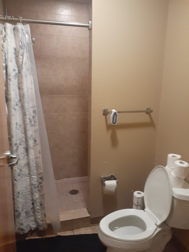 Building Photo - 341 4th Ave