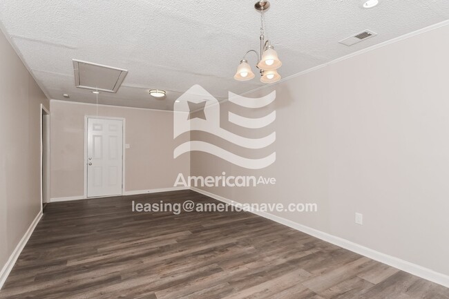 Building Photo - 4017 Tavineer Dr