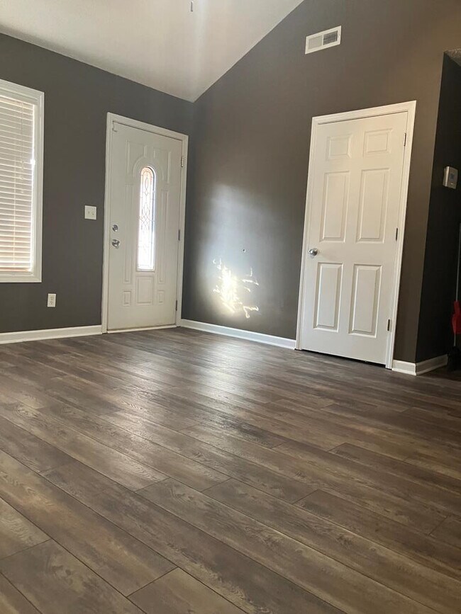 Building Photo - 2745 Navigator Cir