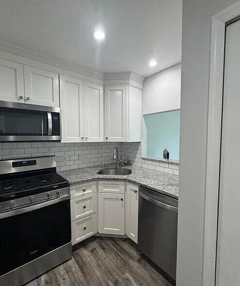 Building Photo - 119 Stoneham Dr