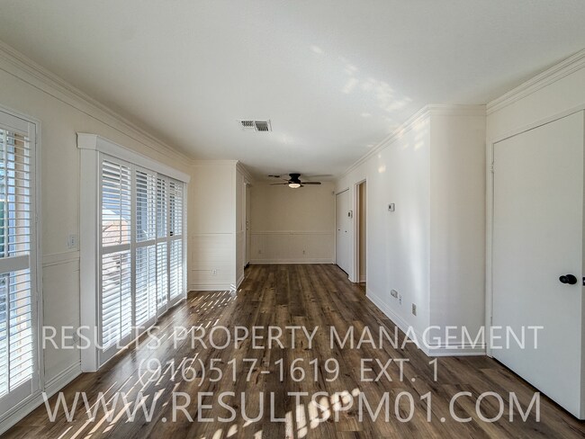 Building Photo - Cozy Roseville 3 Bed 2.5 Bath