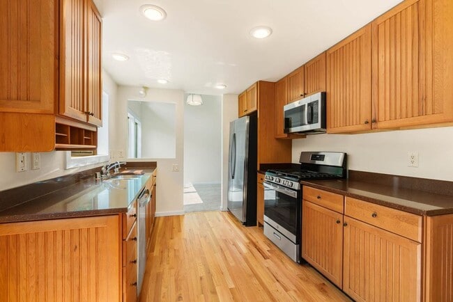 Building Photo - Beautiful and Remodeled Fairweather Town H...