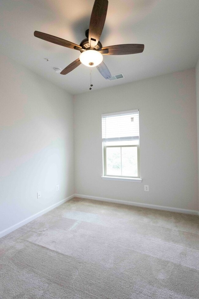 Building Photo - Charming 3 Bedroom/2.5 Bathroom in Bel Air, MD!