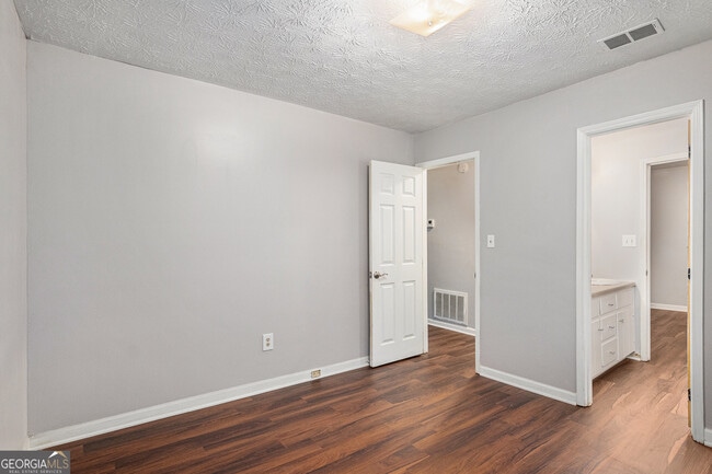 Building Photo - 147 Park Ridge Ct