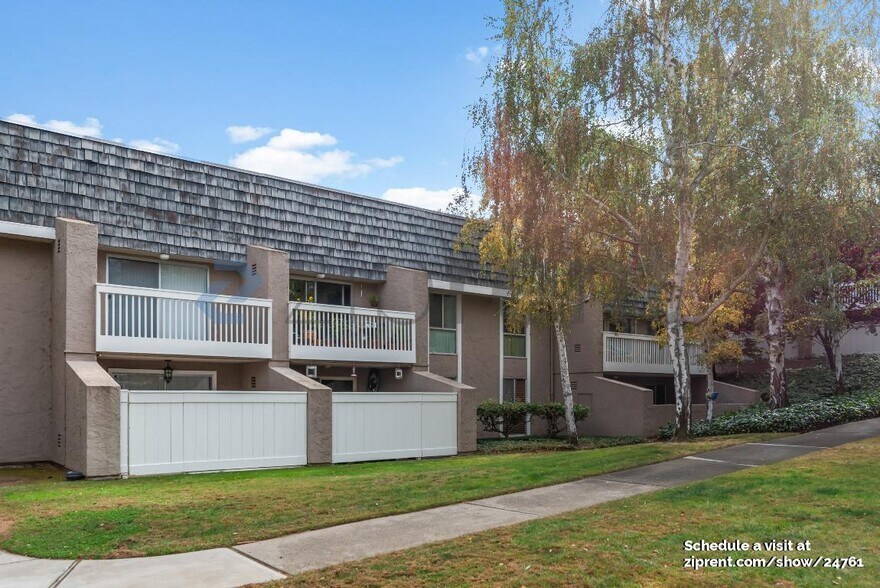 Primary Photo - 675 Sharon Park Dr