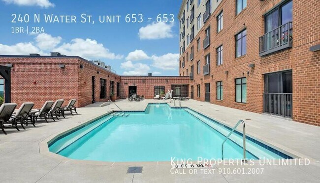 Building Photo - 240 N Water St