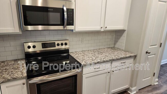 Building Photo - 1815 Fox Den Way