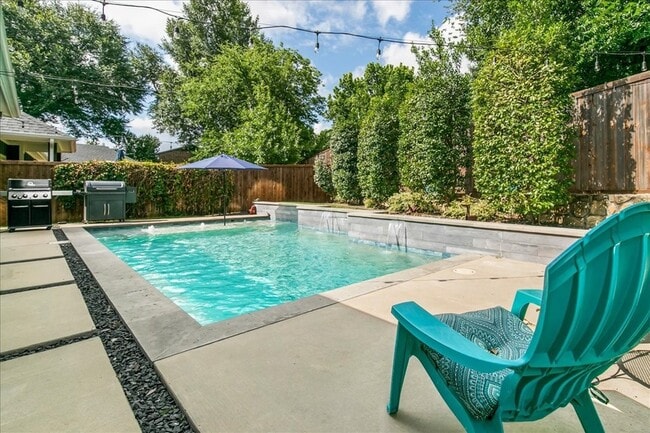 Building Photo - 809 Meadowbend Loop S