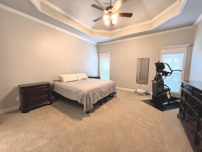 Building Photo - 725 Dumaine Dr