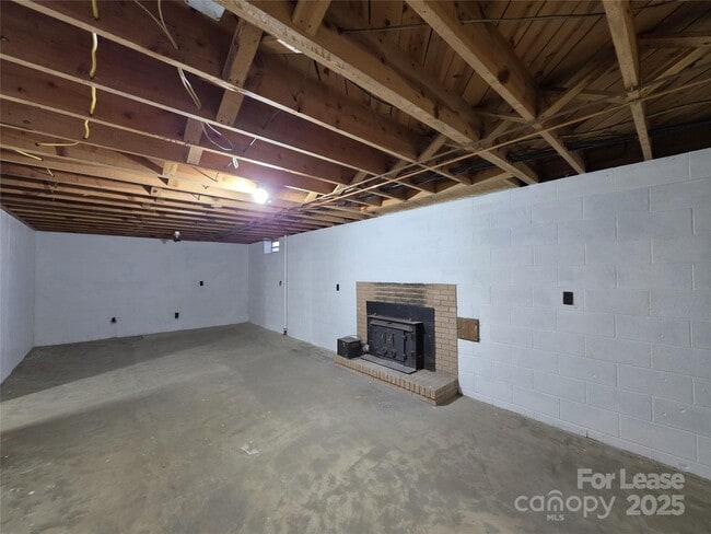 Building Photo - 9301 Gold Hill Rd