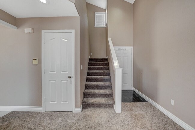 Building Photo - Spacious 4-Bedroom Home in Prime Location!