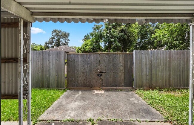 Building Photo - 4303 Dacca Dr