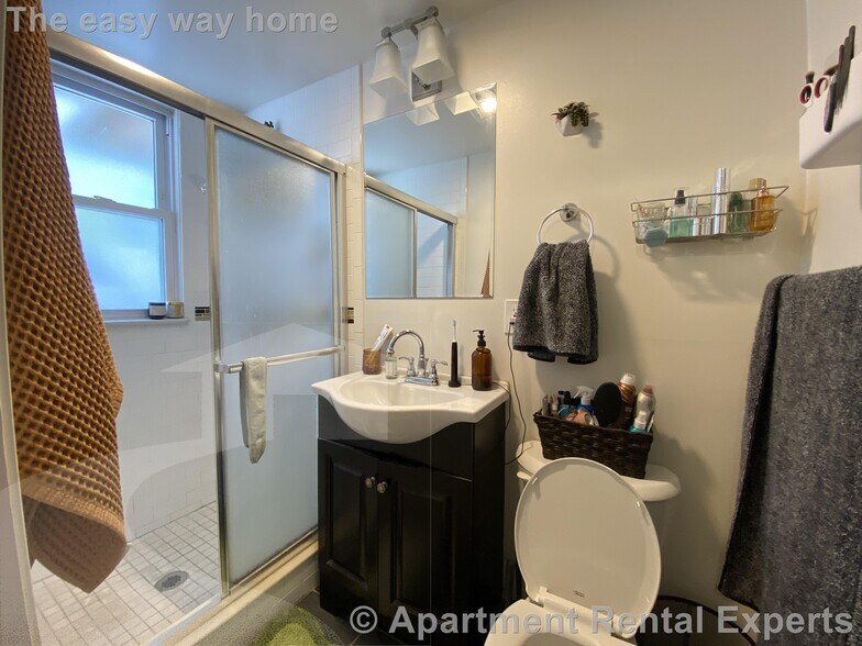 Building Photo - 22 Rice St