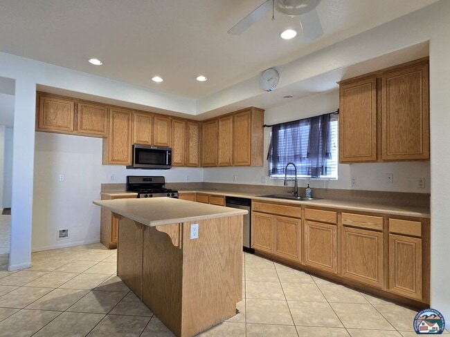 Building Photo - 1874 Farmer Dr