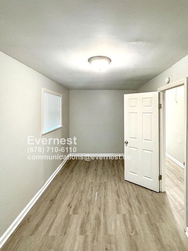Building Photo - 4402 Davana Dr