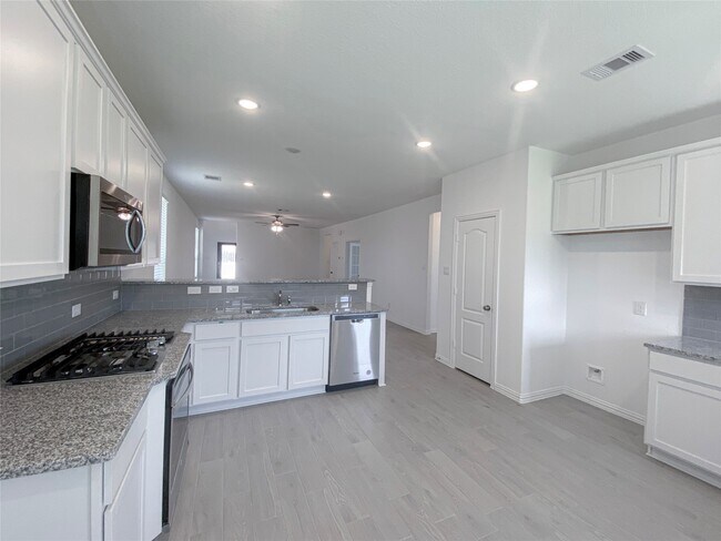 Building Photo - 8014 Chukka Dr