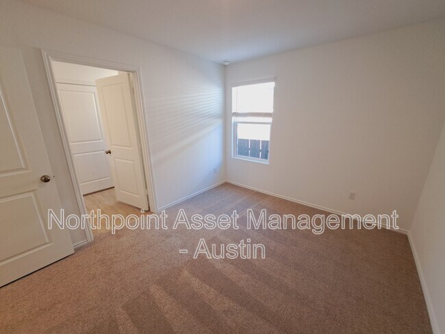 Building Photo - 2544 Four Waters Lp