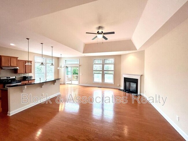 Building Photo - 706 Weavers Ridge Dr