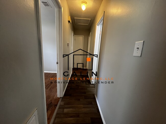 Building Photo - 102 Lucian Cir
