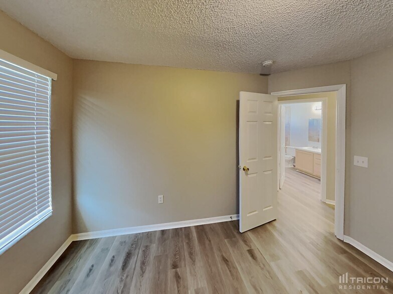 Building Photo - 5421 Dahlia Reserve Dr