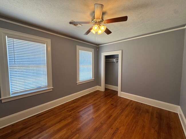 Building Photo - Lovely Cloverdale Idlewild Home