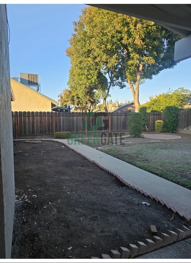 Building Photo - Beautiful 3 BEDROOM 2 BATH HOME IN MODESTO...