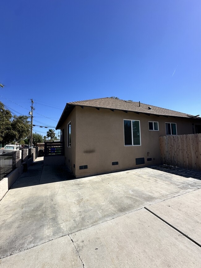 Building Photo - 4311 Dwight St