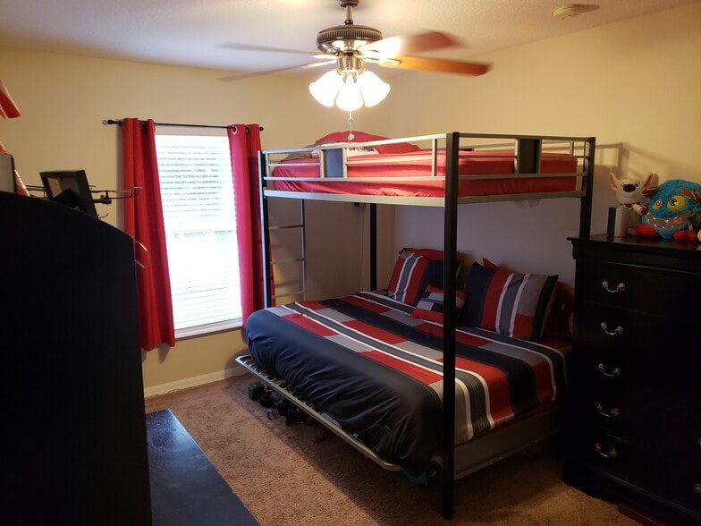 Building Photo - 76550 Longleaf Loop