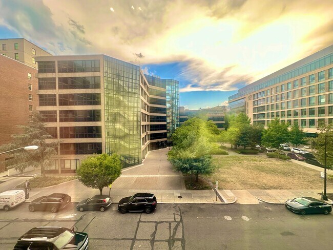 Building Photo - 2141 I St NW