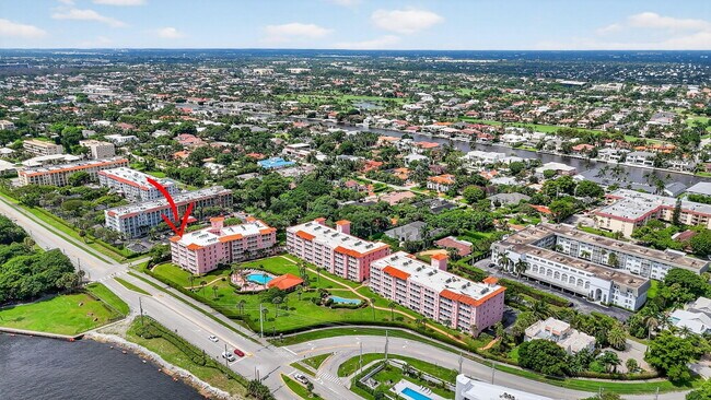 Building Photo - 1099 S Ocean Blvd