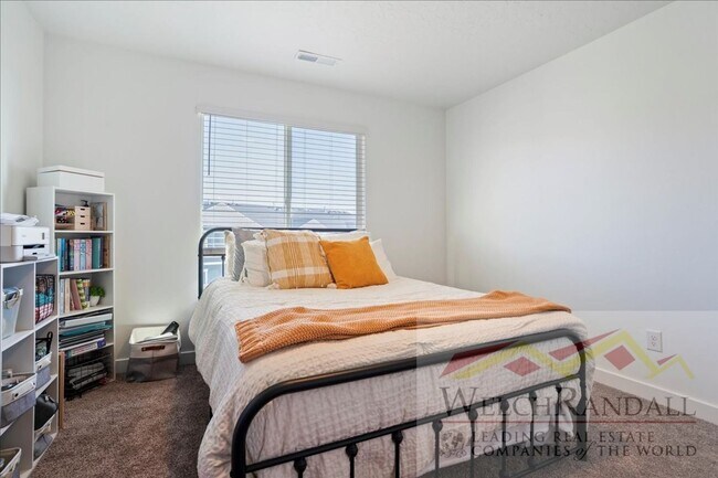 Building Photo - Great Space, Great Location - 3 BR Lehi Townhome! ** MOVE-IN SPECIAL **