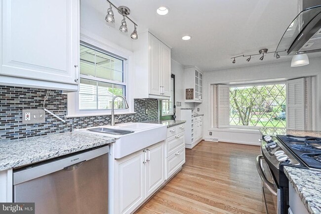 Building Photo - 2412 Rockbridge St