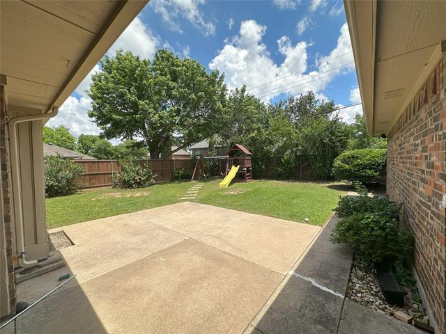 Building Photo - 132 Meadowglen Cir